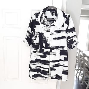 Berek black and white graphic print collared shirt blazer jacket.   SIZE S.